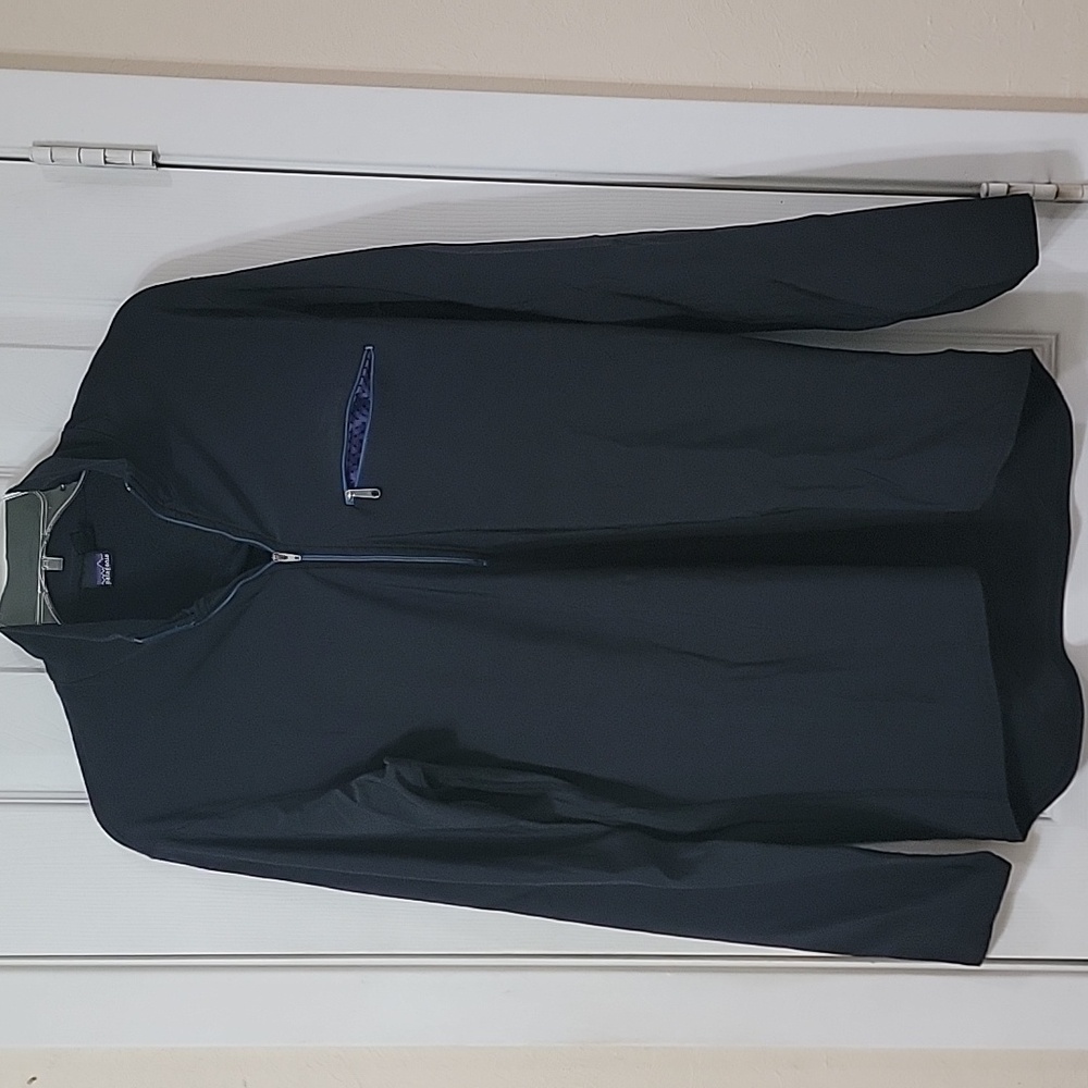 Patagonia Women's Jacket - Dark Gray with Blue Accents